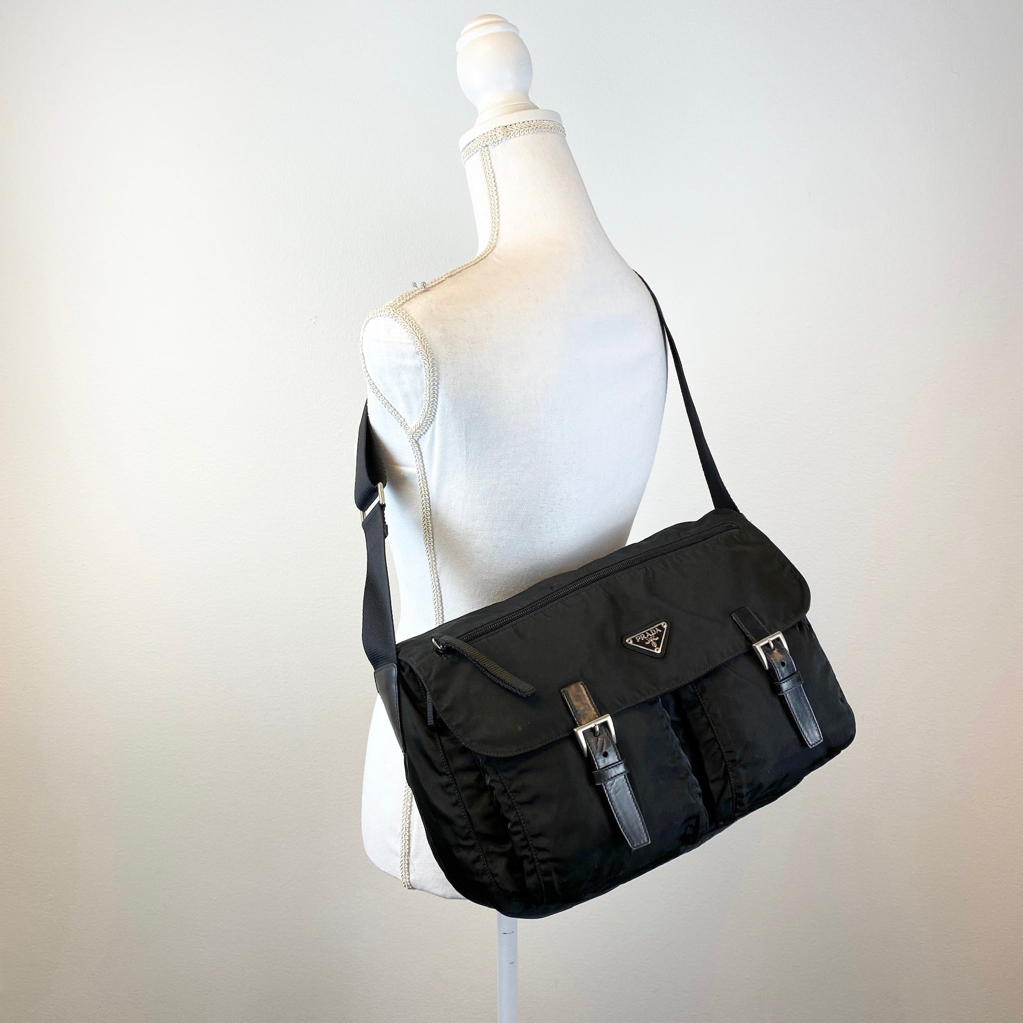 Nylon Messenger Large Crossbody Black