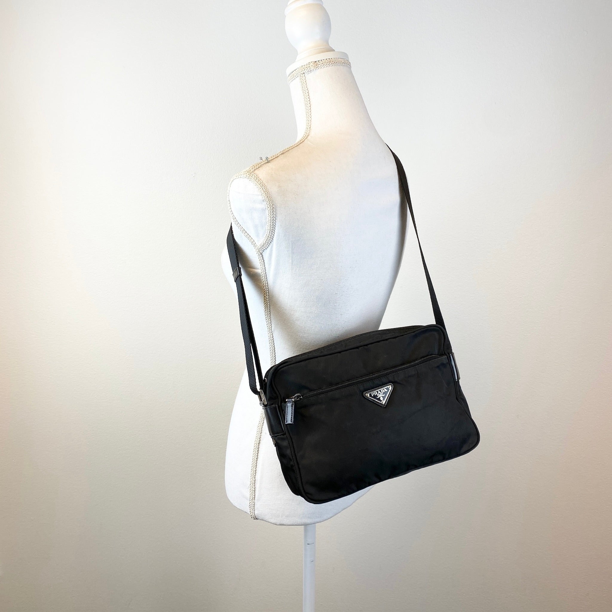 Nylon Camera Crossbody Black