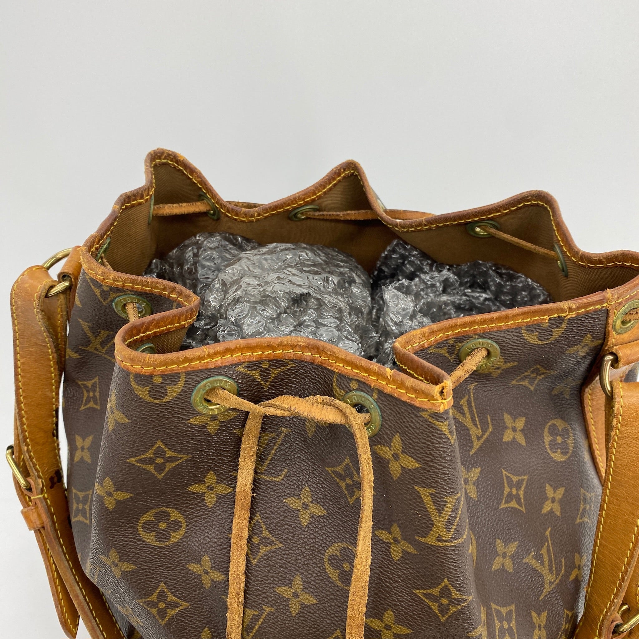 Noe Monogram Canvas Bag