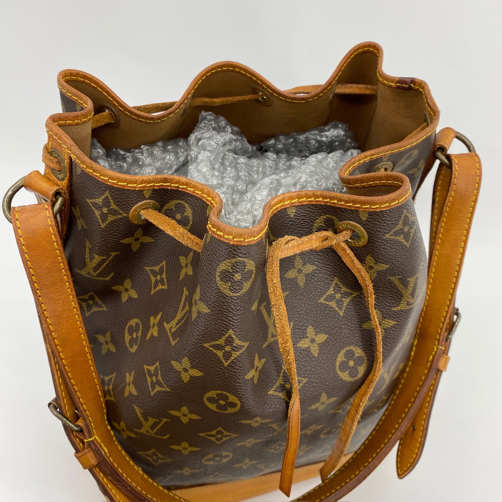 Noe Monogram Canvas Bag