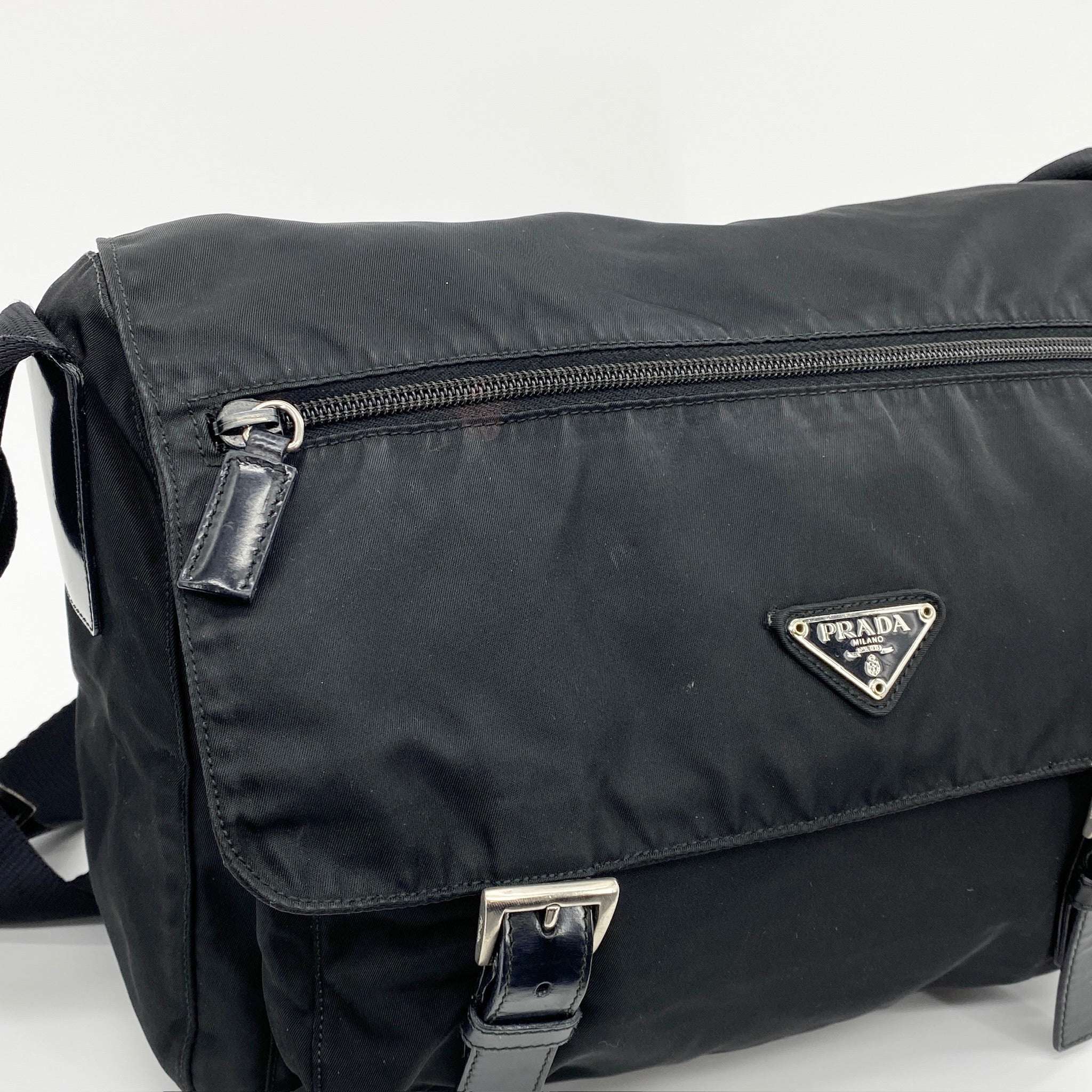 Nylon Messenger Medium Crossbody Black