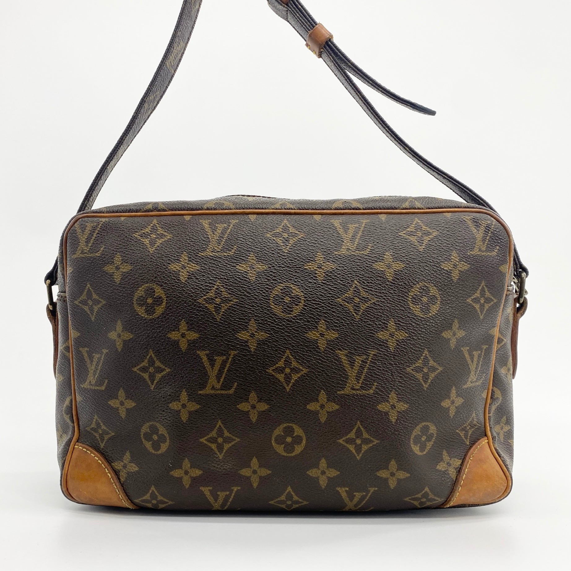 Nile MM Crossbody Bag