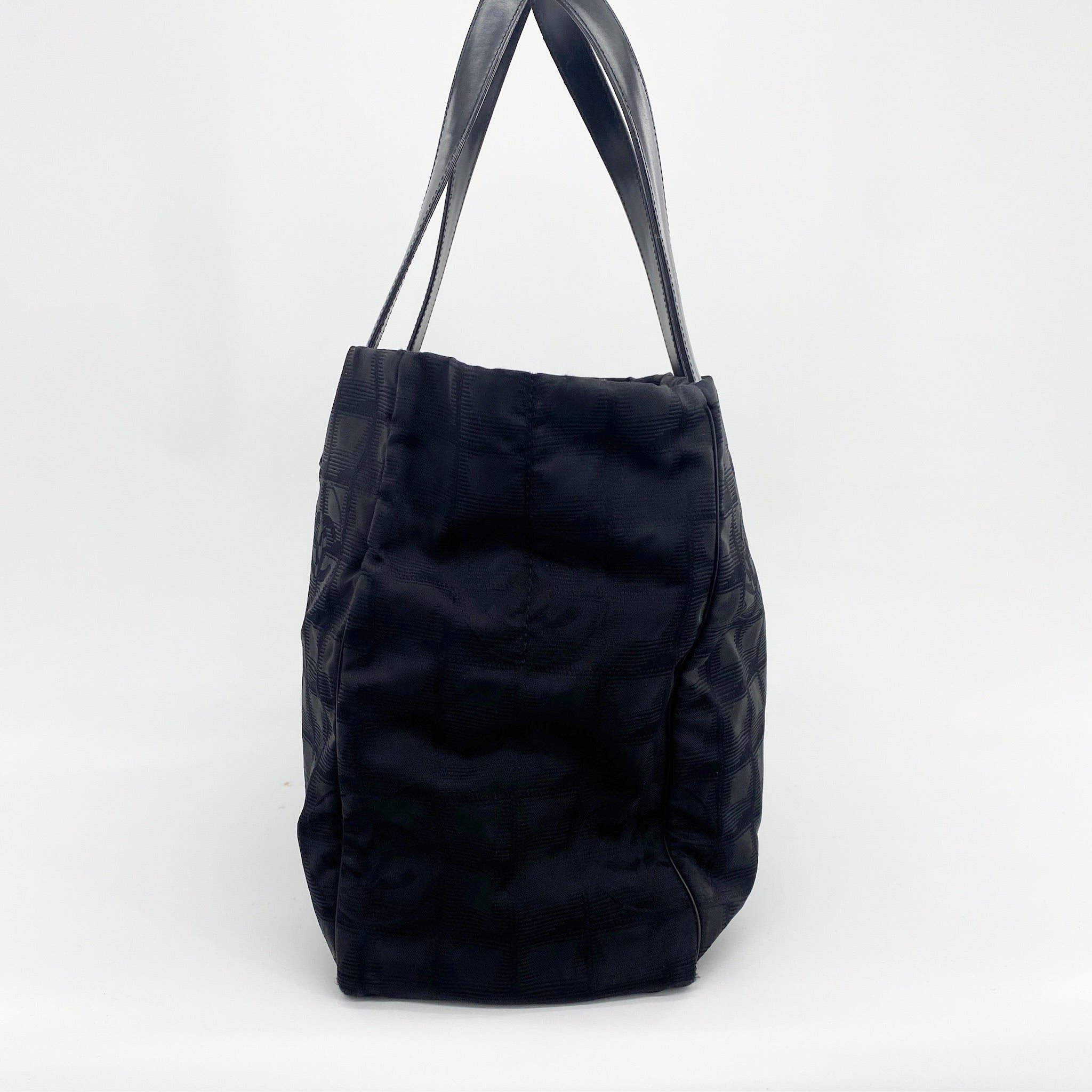 Travel Line Tote Black