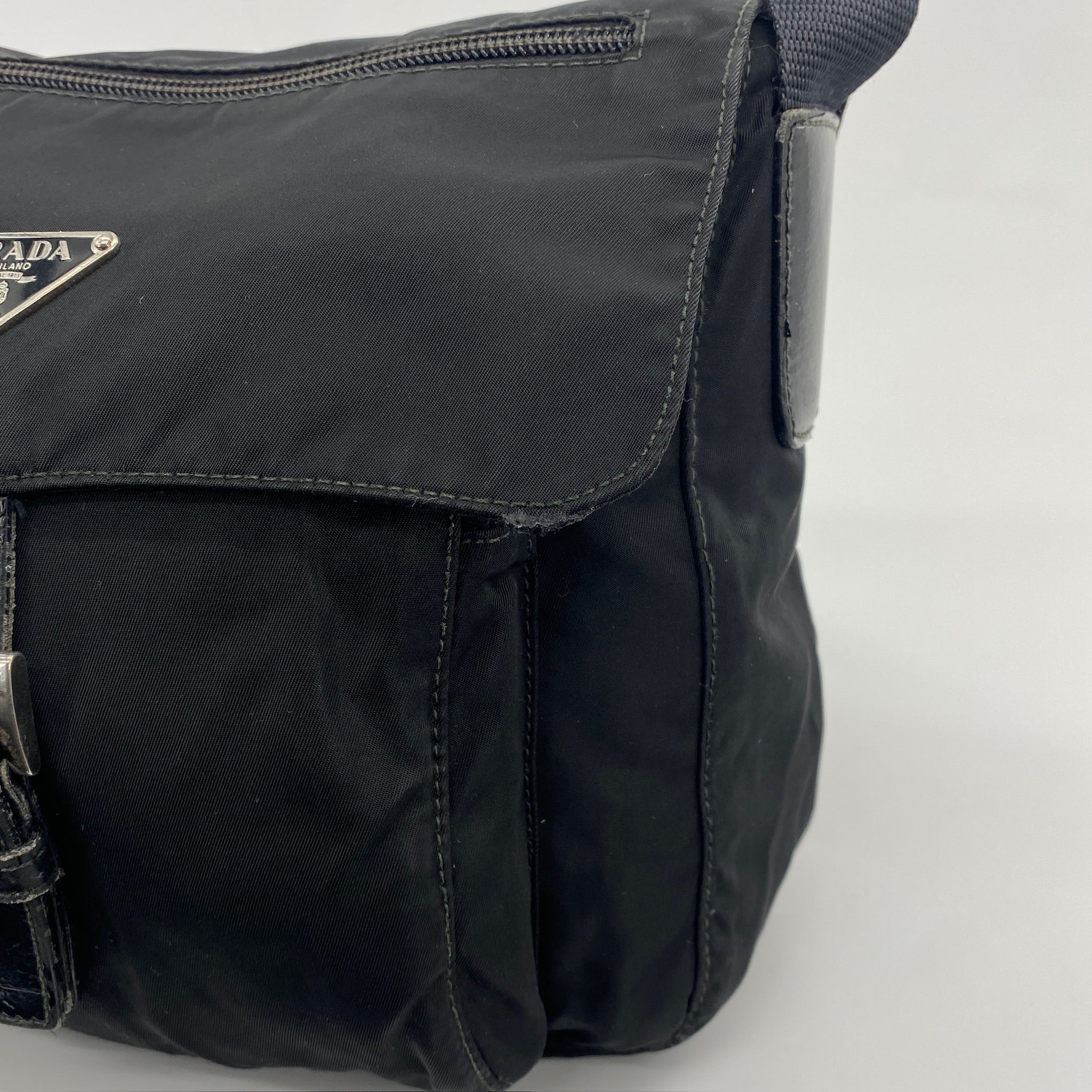 Messenger Small Crossbody Black