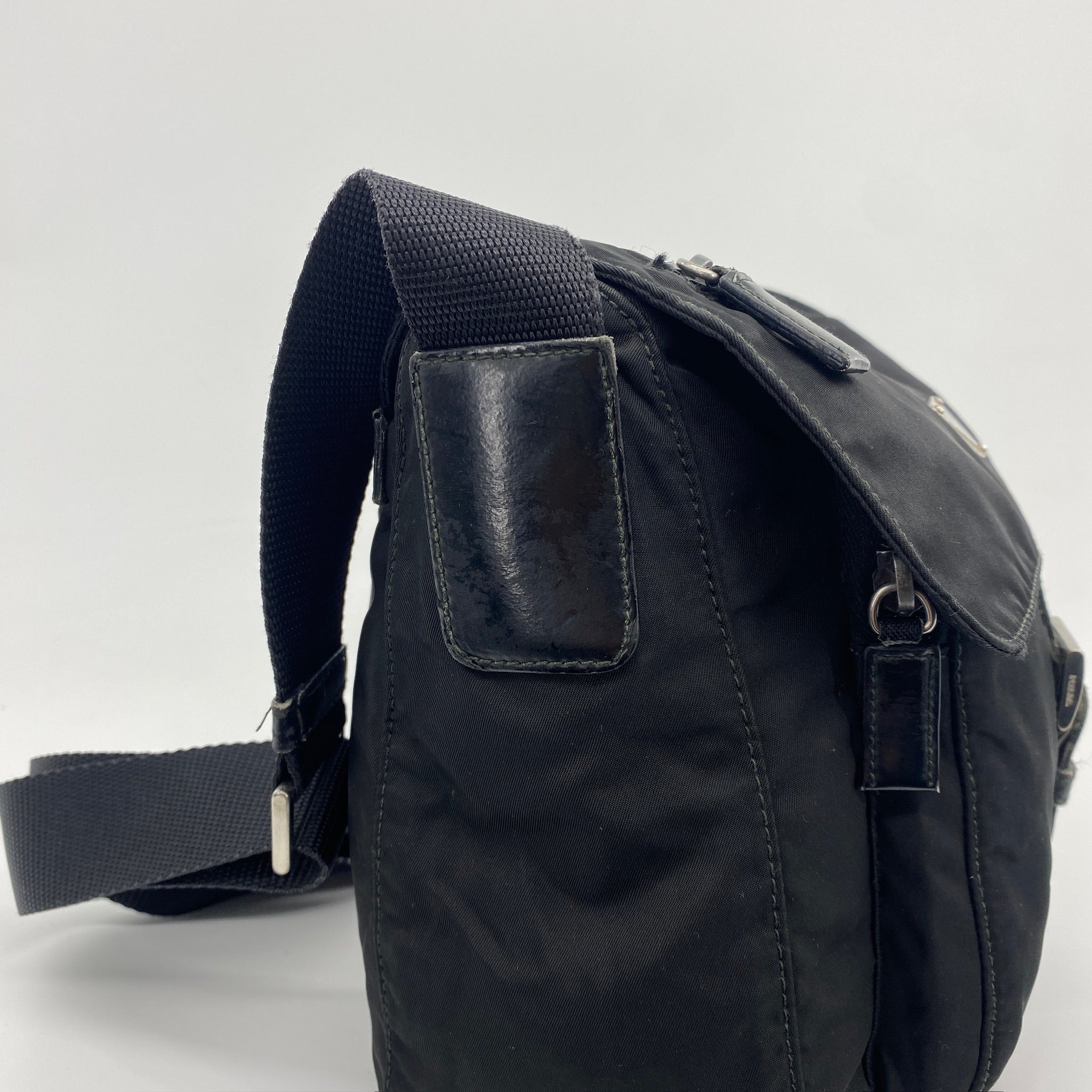 Messenger Small Crossbody Black