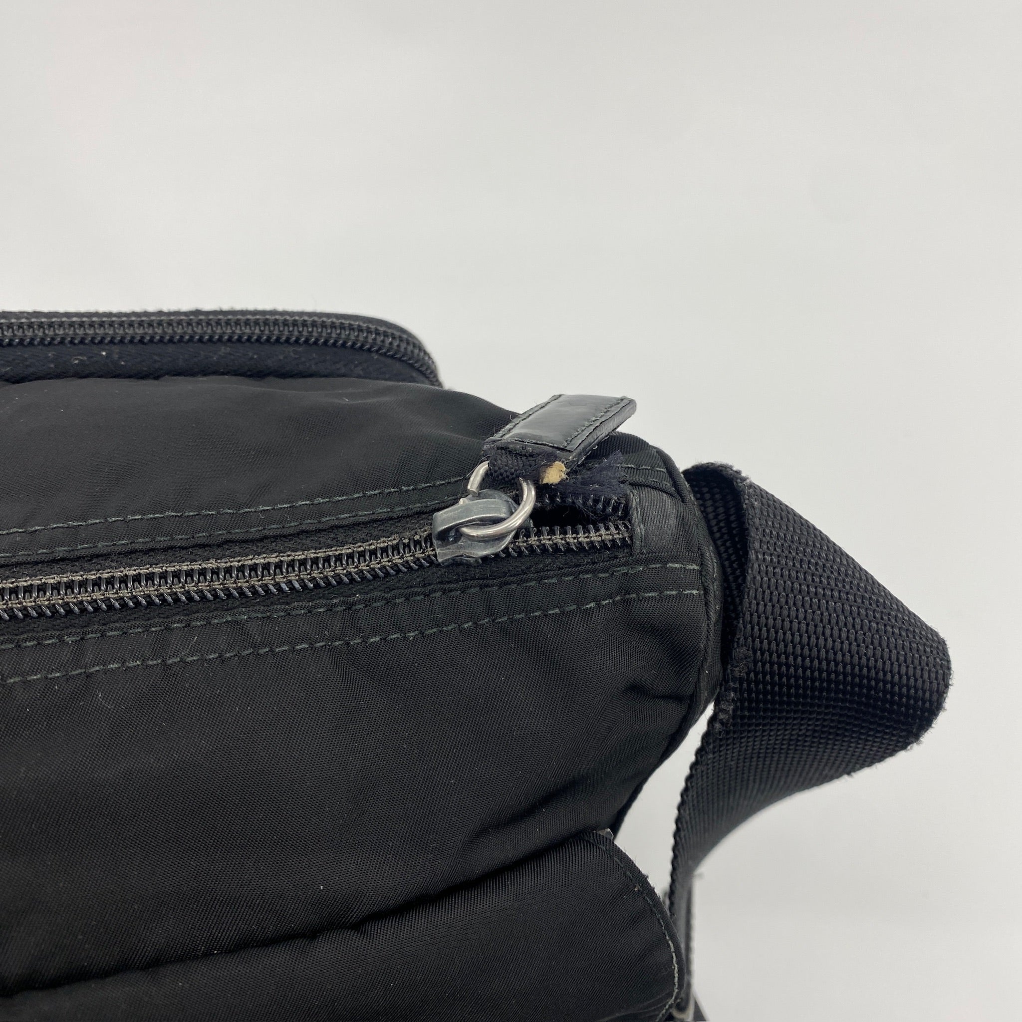 Messenger Small Crossbody Black