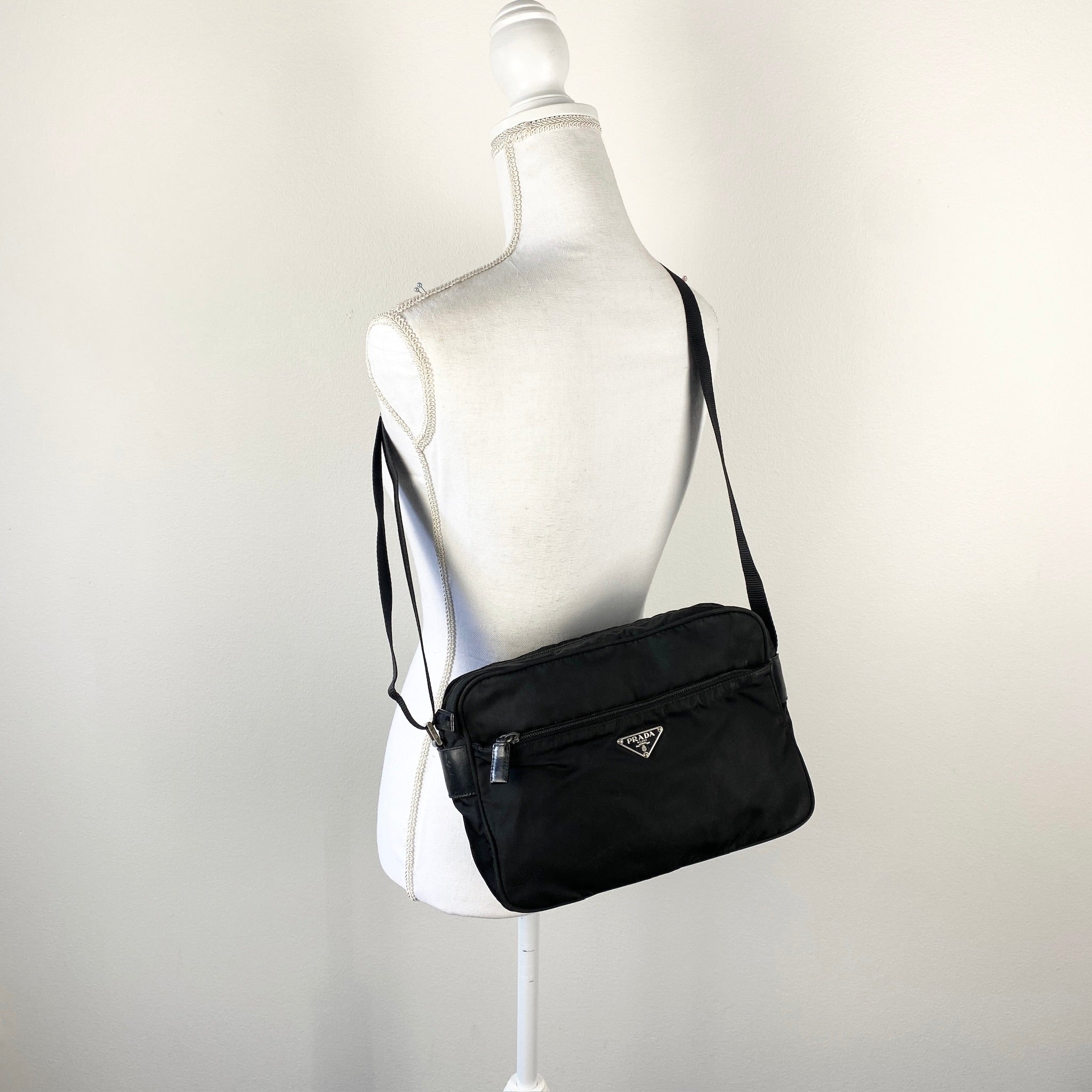 Nylon Camera Crossbody Black