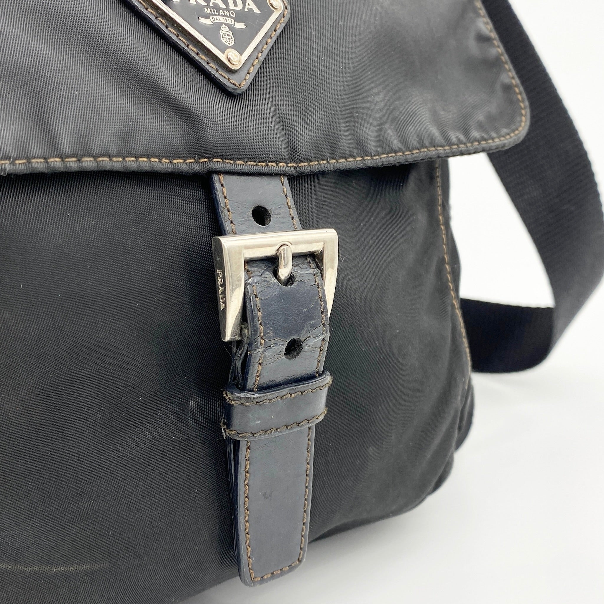 Messenger Small Crossbody Black