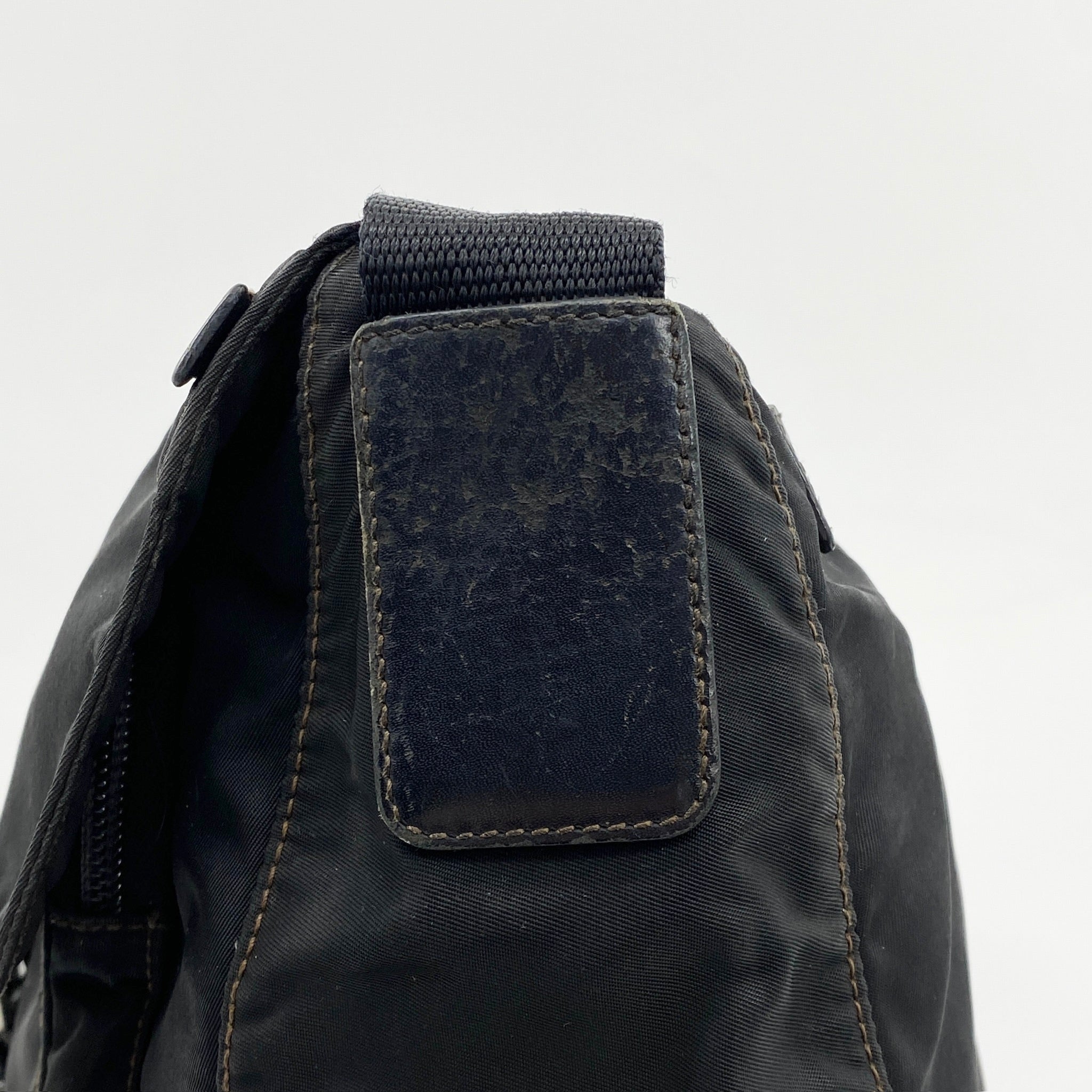 Messenger Small Crossbody Black