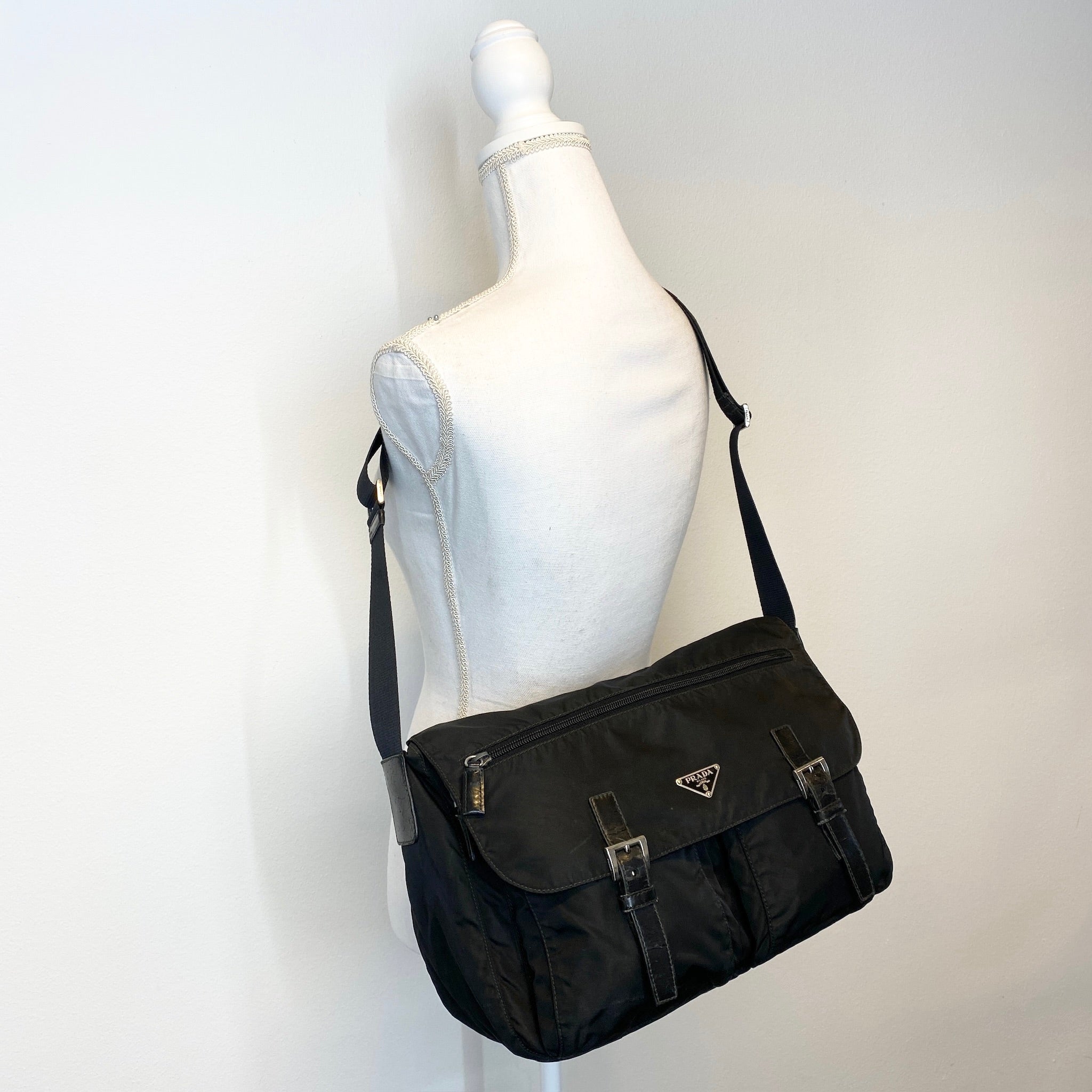 Nylon Messenger Large Crossbody Black