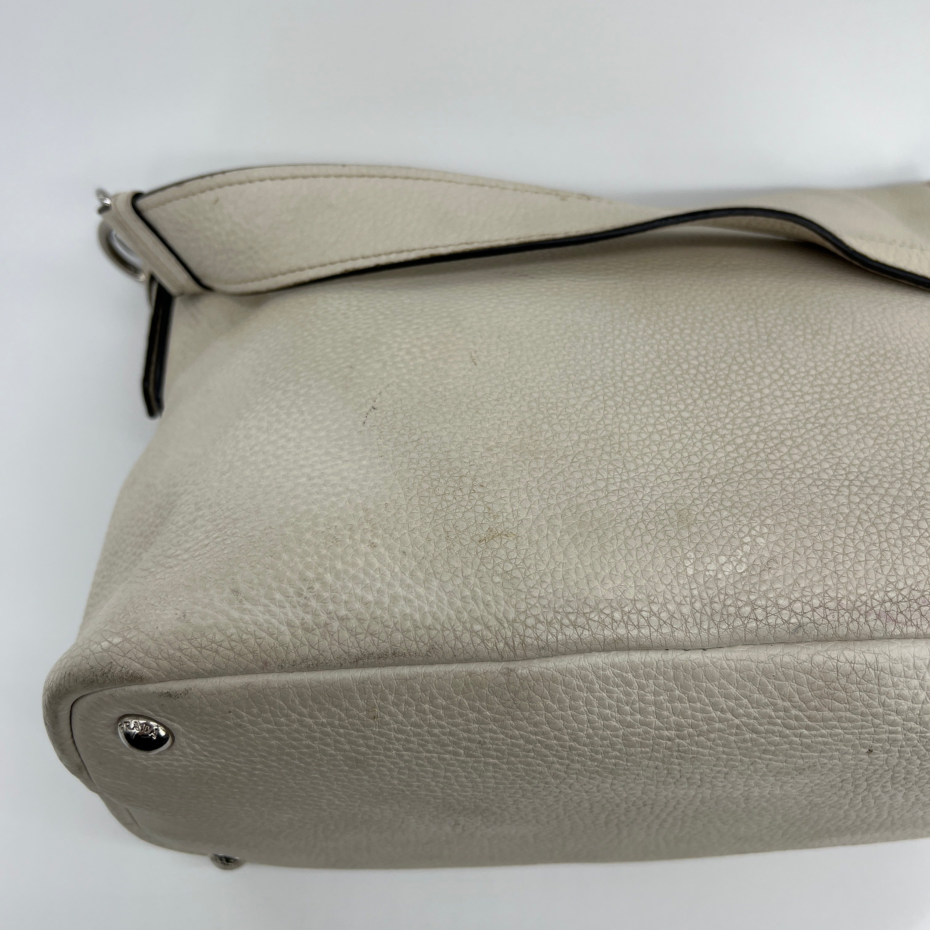 Leather Hobo Shoulder Bag Off White - Vintage Luxuries