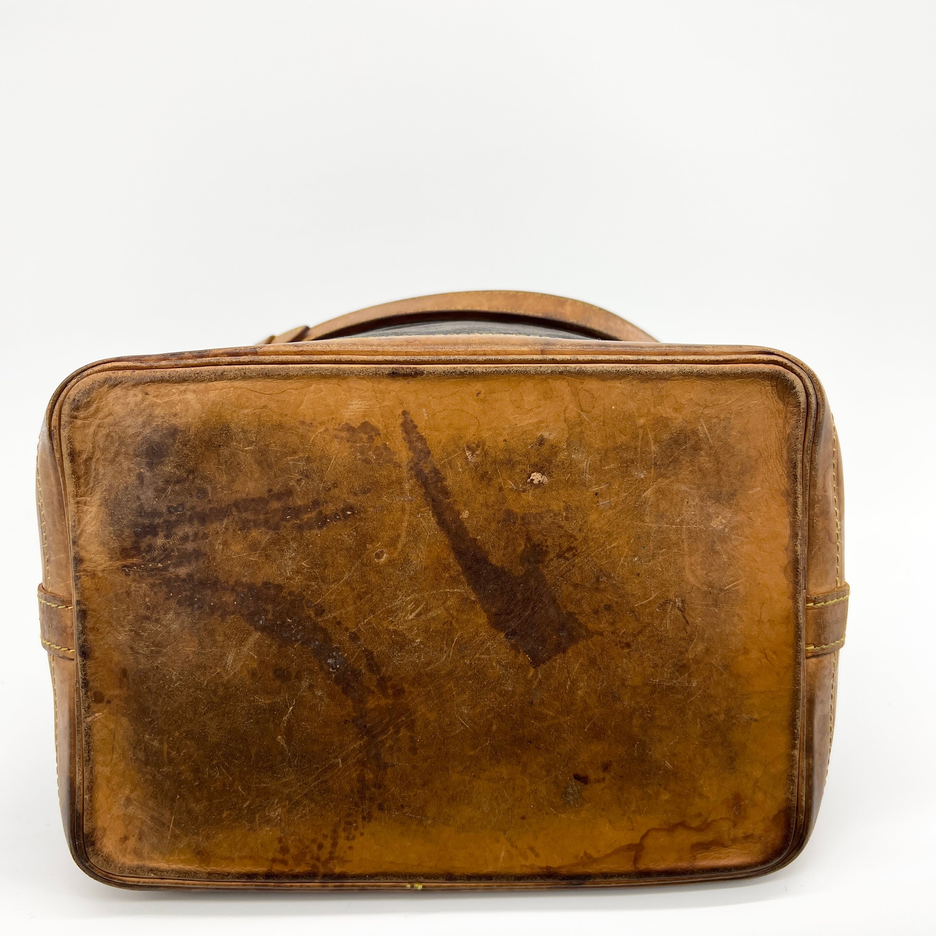 Noe Monogram Canvas Bag - Vintage Luxuries